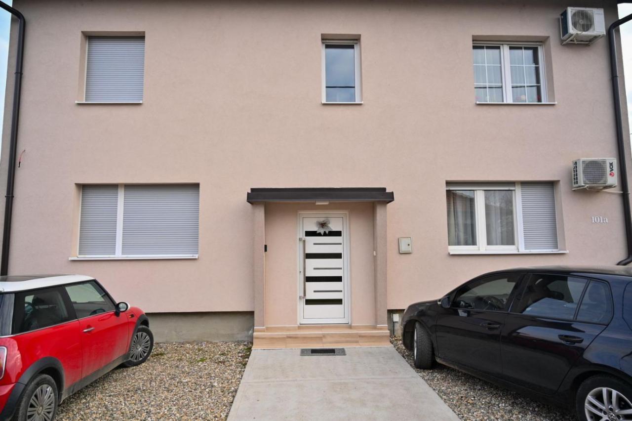 Studio apartmani Emili apartman br 2 Bijeljina Esterno foto